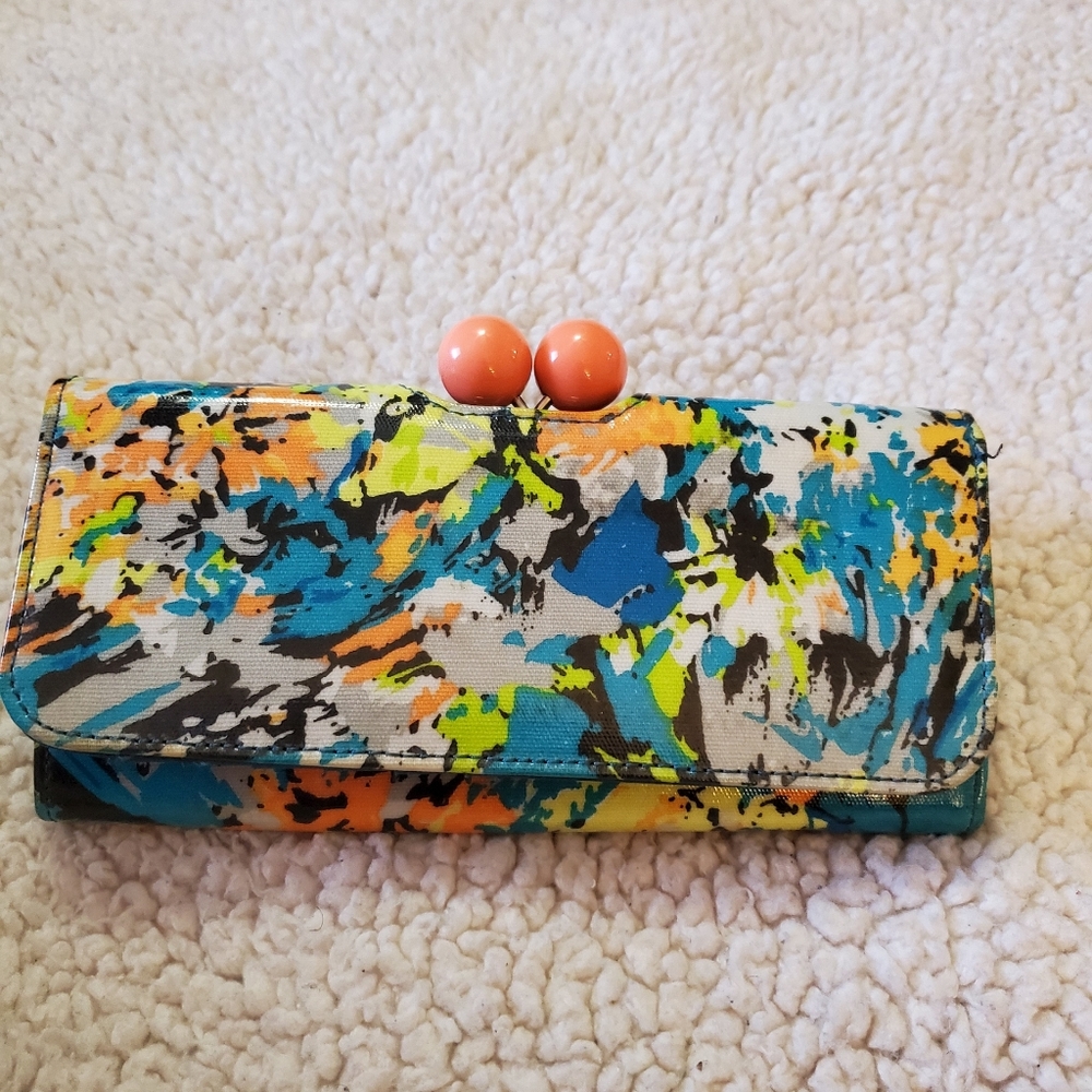 Multicolored clutch